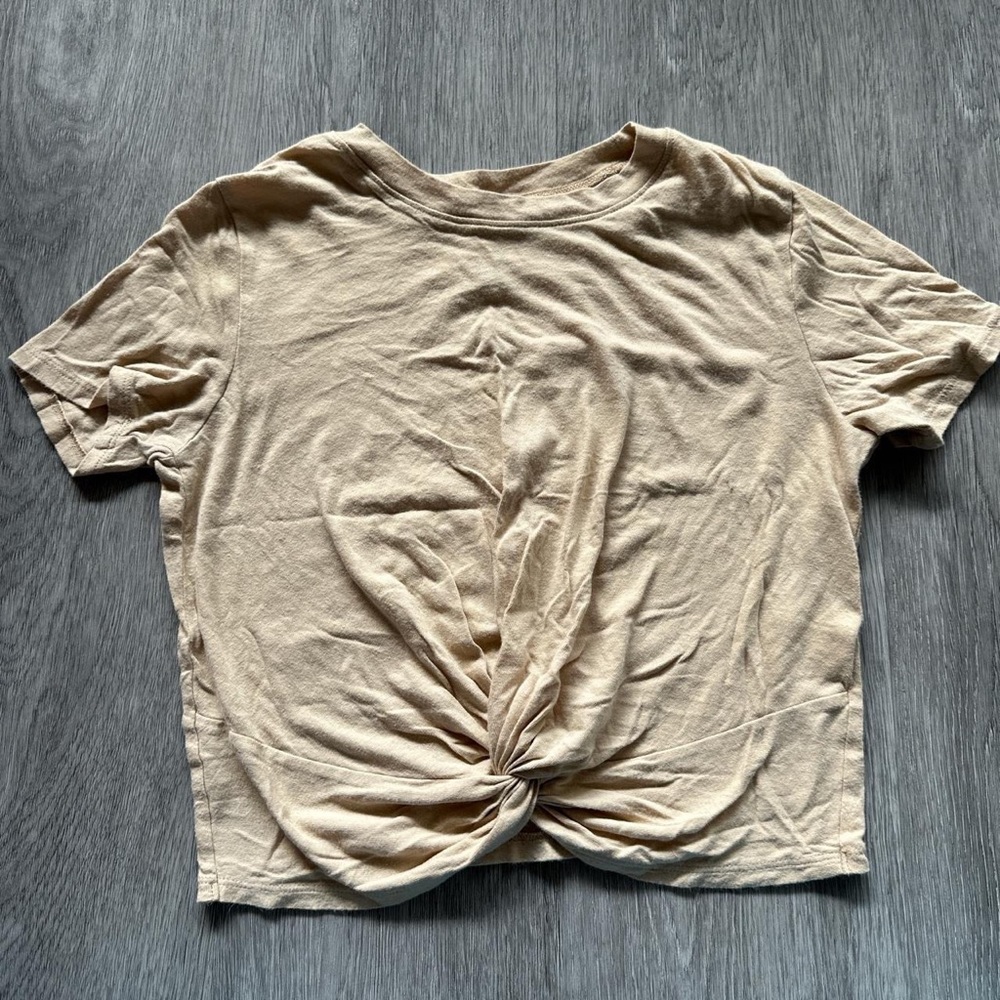 hollister t-shirt